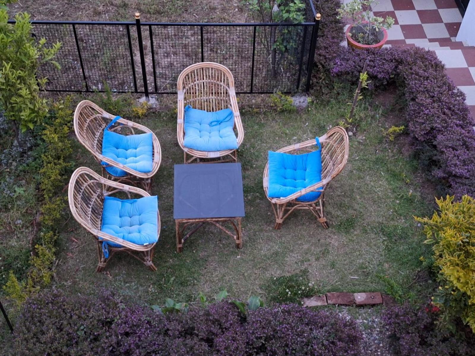 La Maison - A Boutique Bed And Breakfast Bīr Exteriör bild