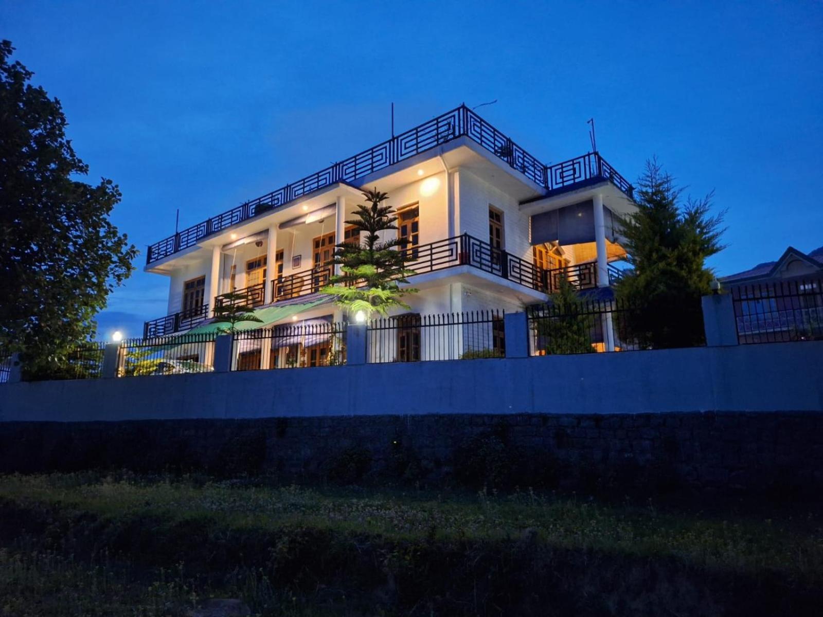 La Maison - A Boutique Bed And Breakfast Bīr Exteriör bild